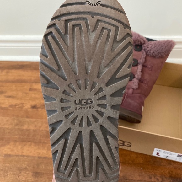 UGG Bailey Button Purple boot - Picture 4 of 4